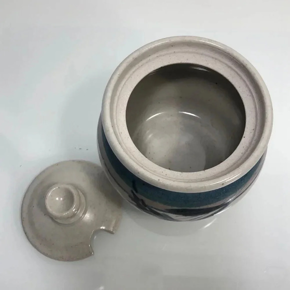 Handmade Signed Floral Motif Studio Pottery Lidded Jar - Picture 5 of 11